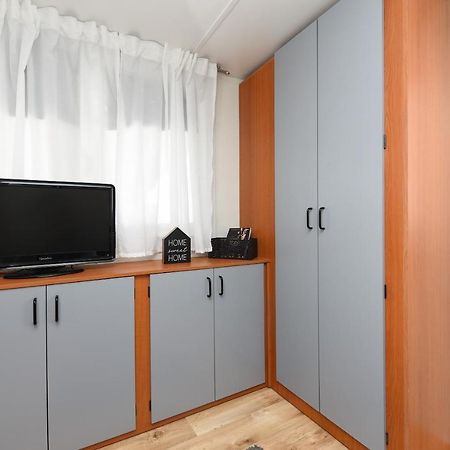Mia Mobile Home With Jacuzzi Zdrelac Bagian luar foto