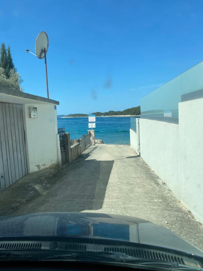 Mia Mobile Home With Jacuzzi Zdrelac Bagian luar foto
